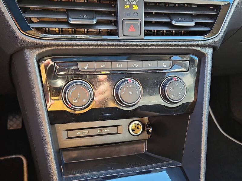 2023 Volkswagen Taos SE 4Motion