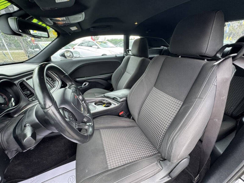 2016 Dodge Challenger SXT