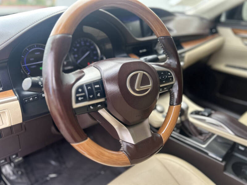 2017 Lexus ES 300h
