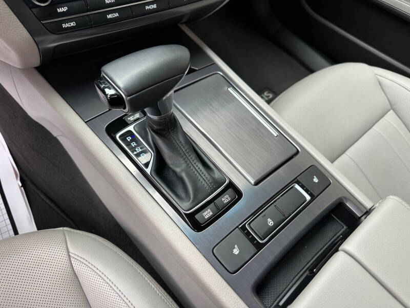2020 Genesis G80