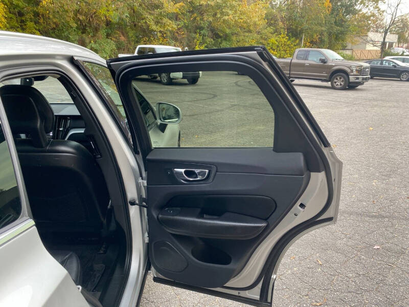 2018 Volvo XC60 T5 Momentum