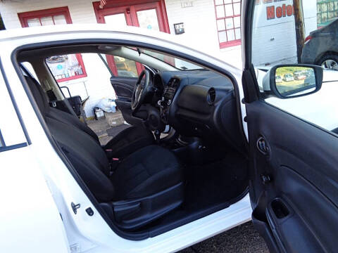 2016 Nissan Versa 1.6 S