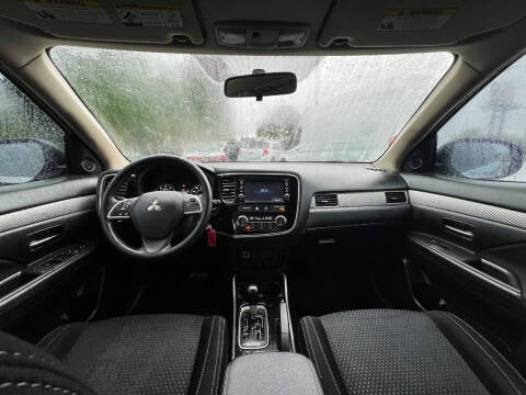 2018 Mitsubishi Outlander ES