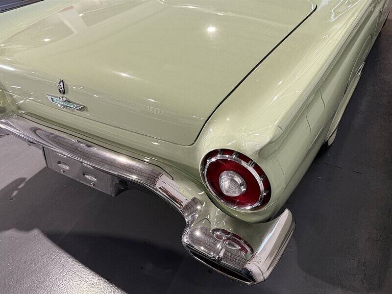 1957 Ford Thunderbird 15