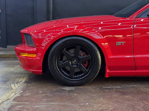 2005 Ford Mustang GT Premium