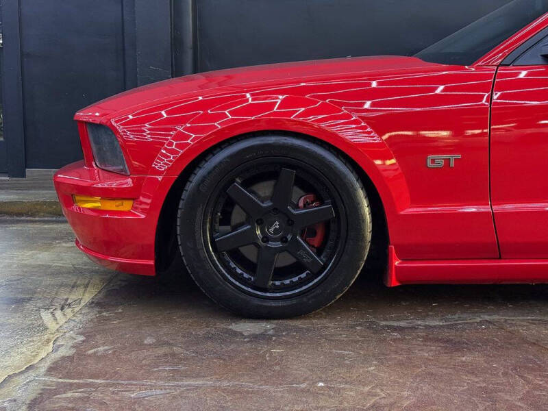 2005 Ford Mustang GT Premium