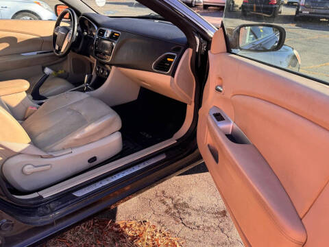 2013 Chrysler 200 Limited