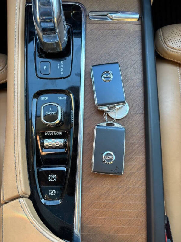 2016 Volvo XC90 T8 eAWD Inscription