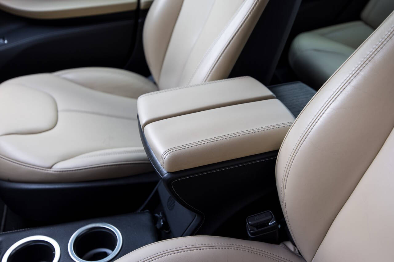 2014 Tesla Model S 24