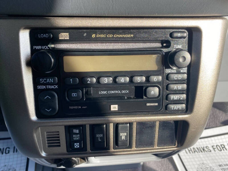 2002 Toyota Sienna LE