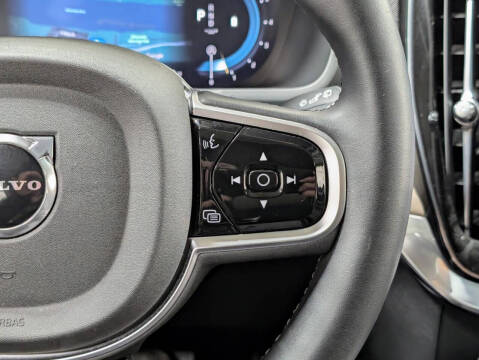 2025 Volvo XC90 B5 Plus Bright Theme 7P