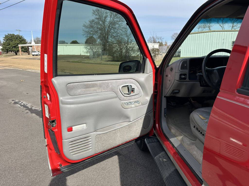 1998 Chevrolet Suburban 24