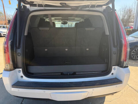 2016 Cadillac Escalade Luxury Collection
