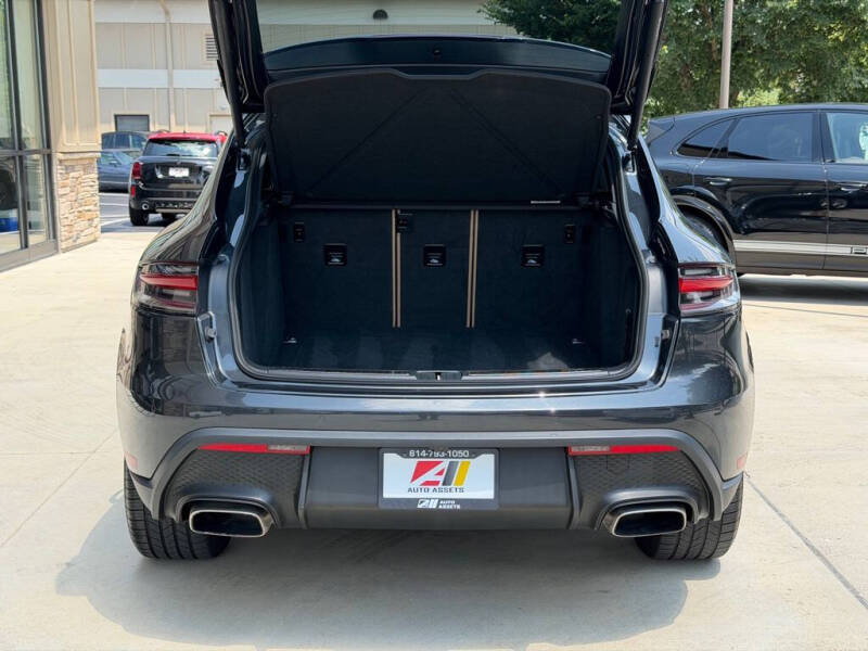 2023 Porsche Macan