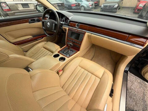 2004 Volkswagen Phaeton V8