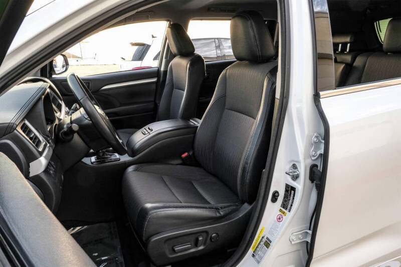 2017 Toyota Highlander LE Plus