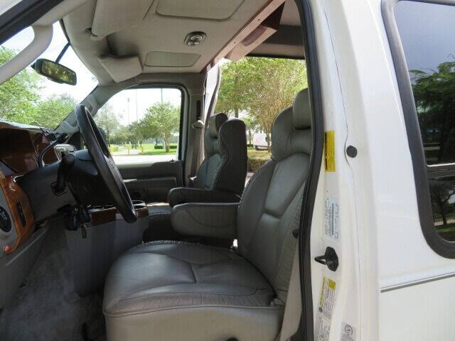 2010 Ford E-Series E-350 SD