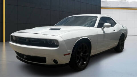 2018 Dodge Challenger SXT Plus Photo