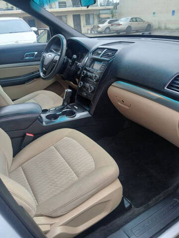 2017 Ford Explorer