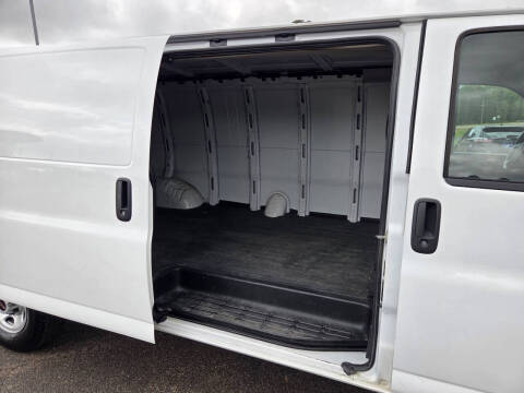 2023 GMC Savana 2500