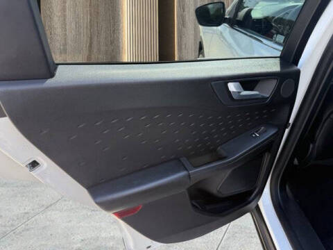 2020 Ford Escape Hybrid Titanium