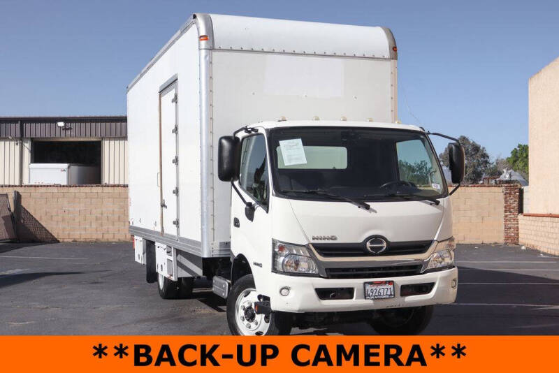 2017 Hino 195