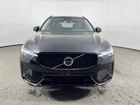 2025 Volvo XC60 B5 Plus Dark Theme