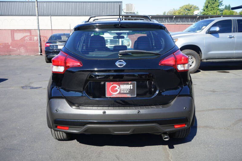 2020 Nissan Kicks SR
