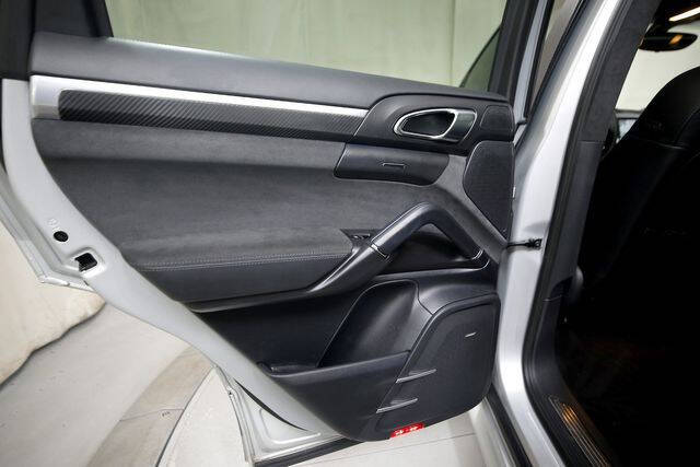 2014 Porsche Cayenne GTS