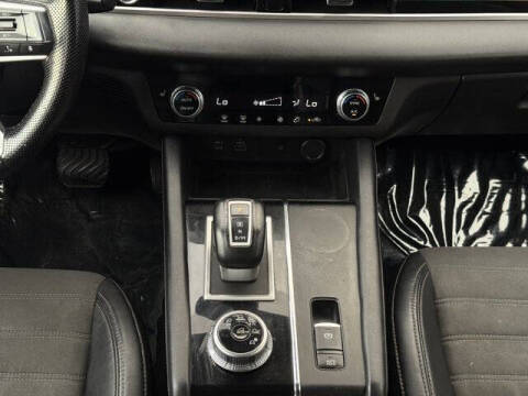 2023 Mitsubishi Outlander SE