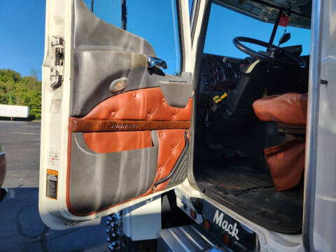 2013 Mack CHU613