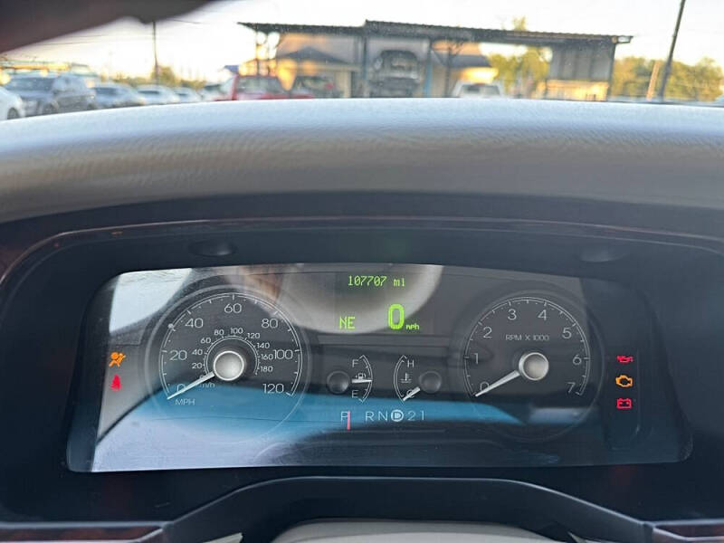 2007 Lincoln Town Car Signature