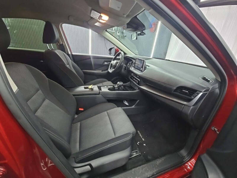 2025 Nissan Rogue SV