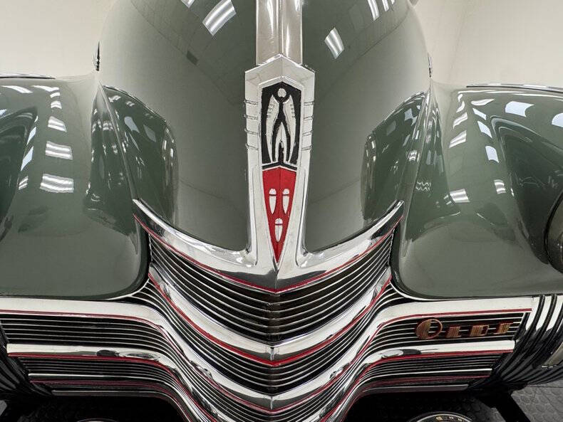 1940 Oldsmobile Custom Cruiser
