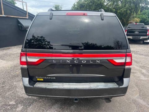 2017 Lincoln Navigator Select