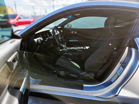 2016 Ford Mustang V6