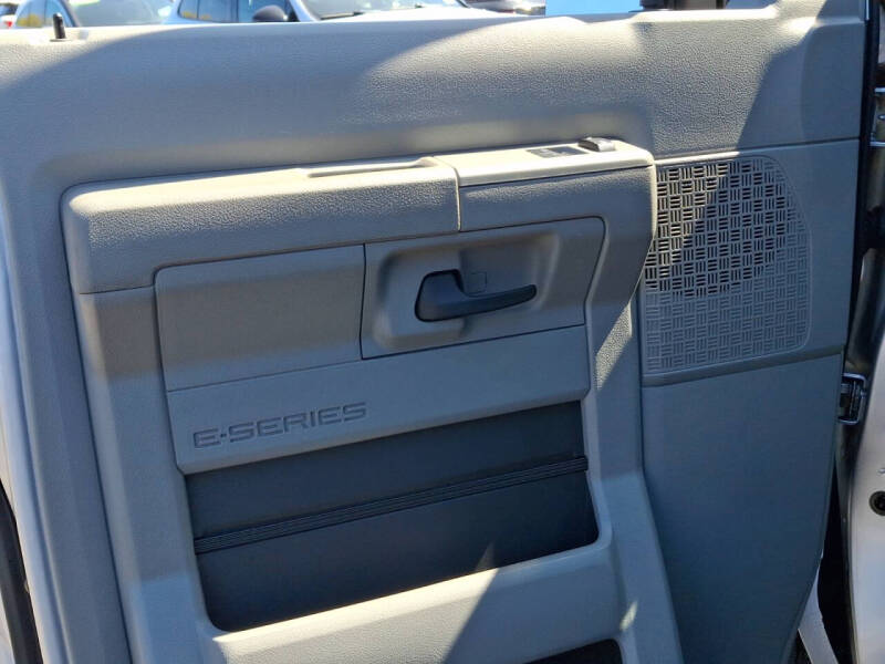 2013 Ford E-Series E-150 XLT