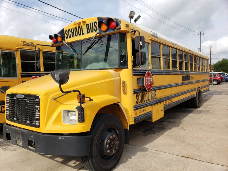 2004 Freightliner FS65