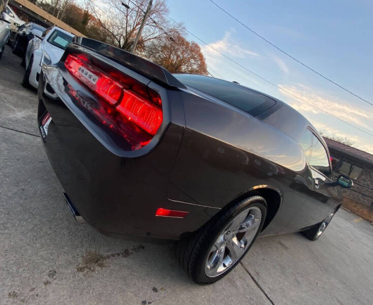 2013 Dodge Challenger R/T photo 8