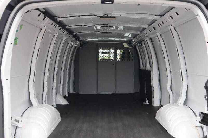 2023 GMC Savana 2500
