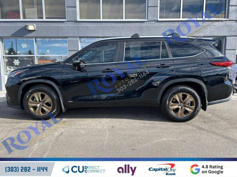 2023 Toyota Highlander Hybrid Bronze Edition