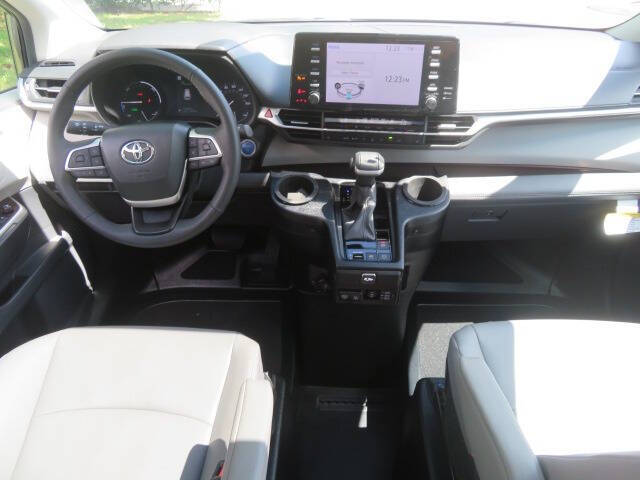 2024 Toyota Sienna XLE 7-Passenger