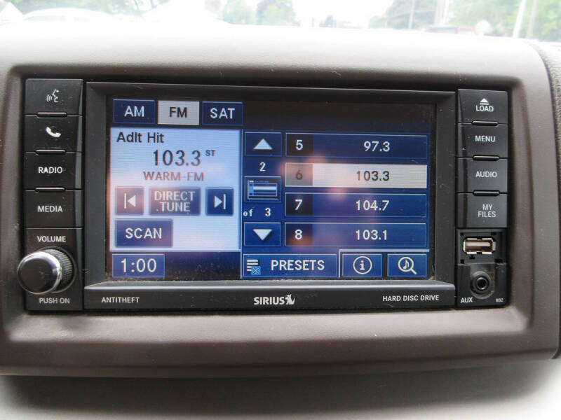 2012 Volkswagen Routan SE