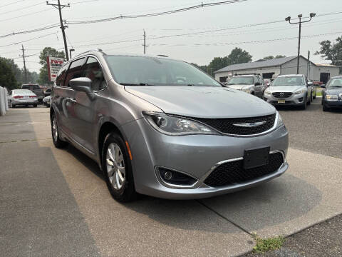 2018 Chrysler Pacifica Touring L