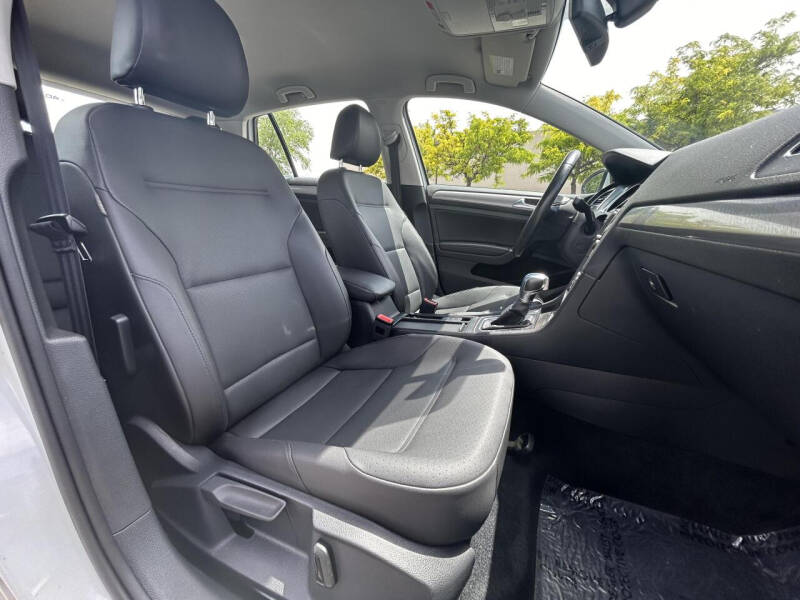 2015 Volkswagen e-Golf SEL Premium