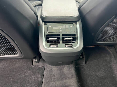 2021 Volvo XC90 T6 Inscription 6-Passenger