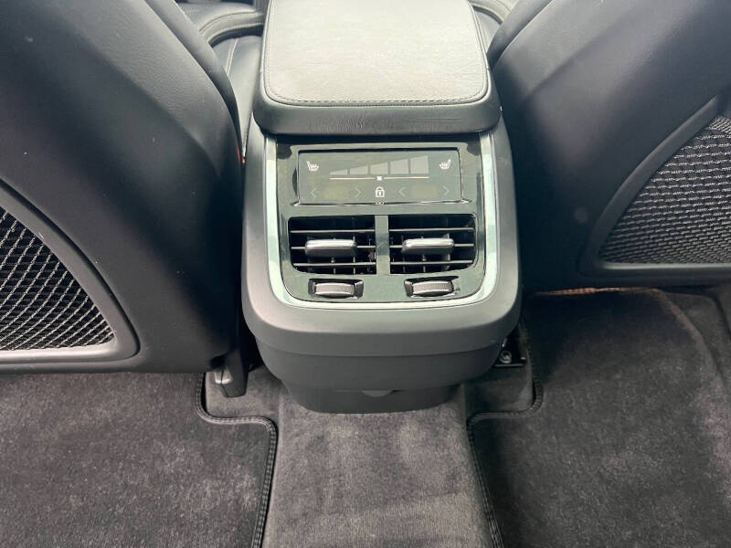 2021 Volvo XC90 T6 Inscription 6-Passenger