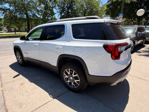 2023 GMC Acadia SLT