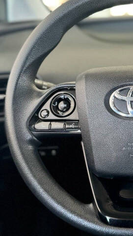 2022 Toyota Prius LE