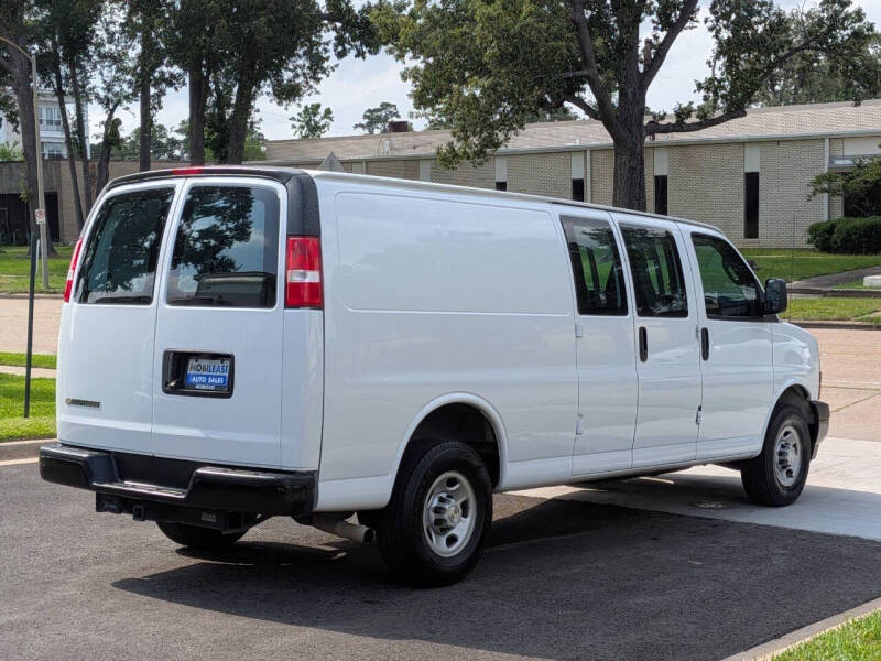 2023 Chevrolet Express 2500